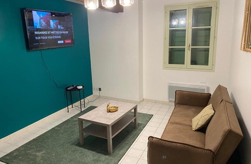 Tonnerre House | Chez Papa