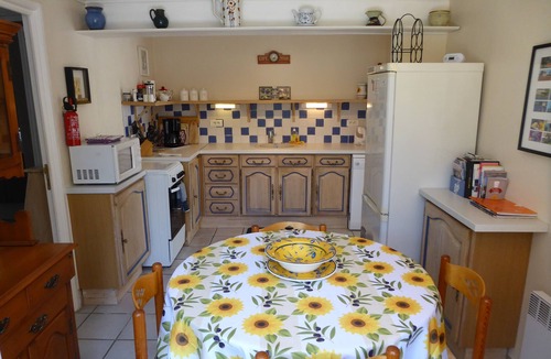 Rognonas Cottage | "Chez Pauline" sleeps 2 self catering luxury gite 10mins from Avignon!