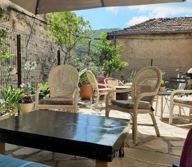 Olargues Bed & Breakfast | Chez Pet and Jo