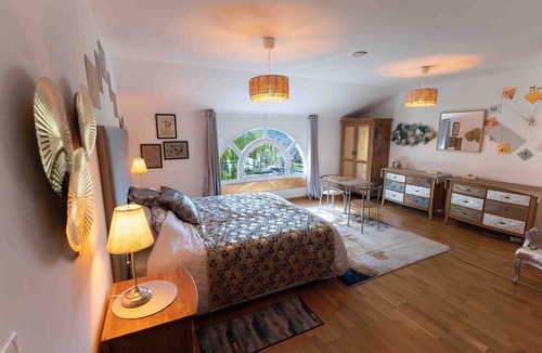 La Pomarede Bed & Breakfast | Chez Phil, Chambres D'hôte, Chambre Thème Métal