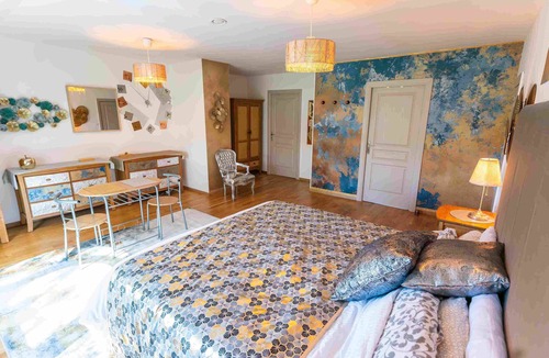 La Pomarede Bed & Breakfast | Chez Phil, Chambres D'hôte, Chambre Thème Métal