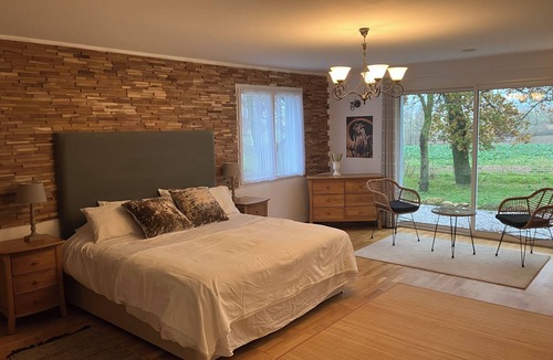 La Pomarede Hotel | Chez PhiL