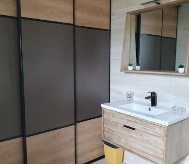 Varennes-sur-Allier House | CHEZ PILOU