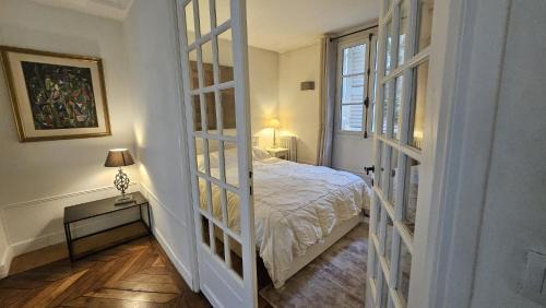 6th Arrondissement Bed & Breakfast | Chez Roméo