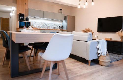 Langres Apartment | Chez Rose - Plein Centre Historique