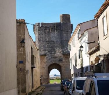 Aigues-Mortes Medieval City House | chez sandrou
