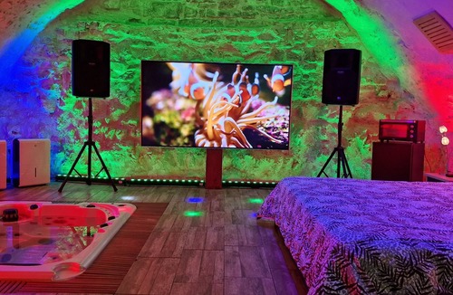 Chateauroux House | Chez Stephanie