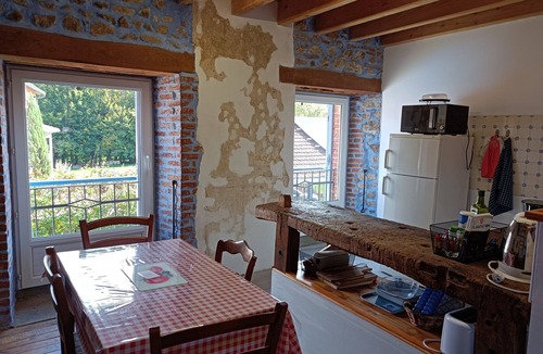 Auzon Apartment | Chez Suzon: cosy and ideal for vacations or work all year round welcome