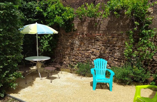 Auzon Apartment | Chez Suzon: cosy and ideal for vacations or work all year round welcome