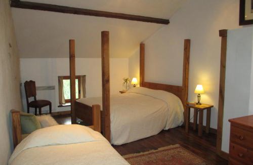 Lathus-Saint-Remy House | Chez Tartaud