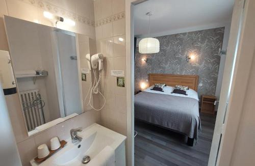 Vaissac Hotel | Chez Terrassier - Logis Hôtels - Hotel et Restaurant