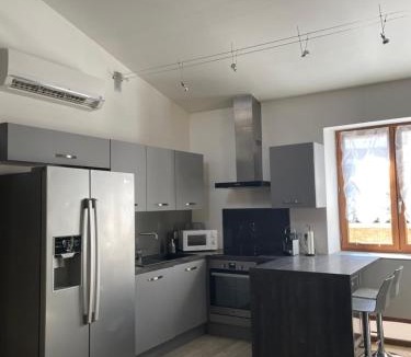 Montbrun-des-Corbieres Apartment | Chez Tony et Laurie