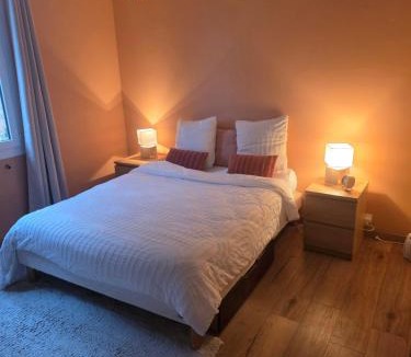 Anneyron Bed & Breakfast | Chez Valentine