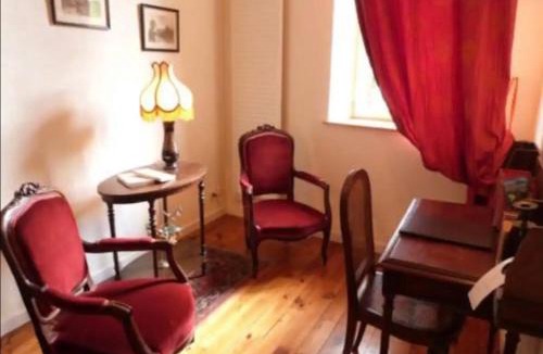 Saint-Gervais-d'Auvergne House | Chez Vanessa Entrée privée avec escalier