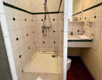 Saint-Gervais-d'Auvergne House | Chez Vanessa Entrée privée avec escalier