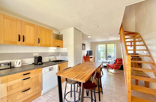 Calvisson Apartment | Chez Vous, Ailleurs | Pool & Terrace