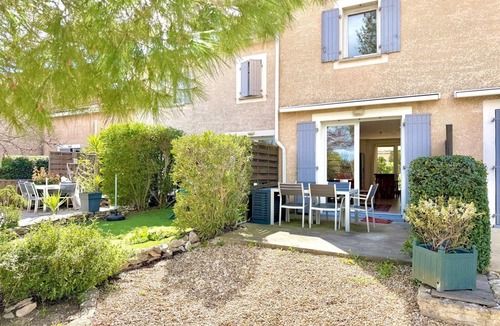 Calvisson Apartment | Chez Vous, Ailleurs | Pool & Terrace