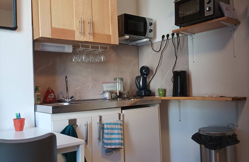Nemours Apartment | Chez Yahmz à la ville, minimalist studio in the heart of downtown Nemours
