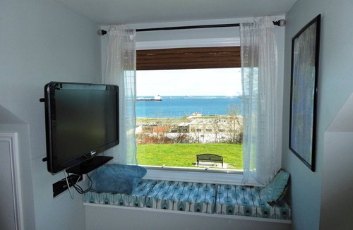 Port Angeles Apartment | Chez ZigZag: 2 Bdrm. Full Kitchen, Water/Mtn - Killer View, Sauna