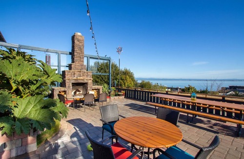 Port Angeles Apartment | Chez ZigZag: 2 Bdrm. Full Kitchen, Water/Mtn - Killer View, Sauna