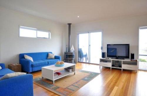 Inverloch House | Chiaro Villa - Surf Side