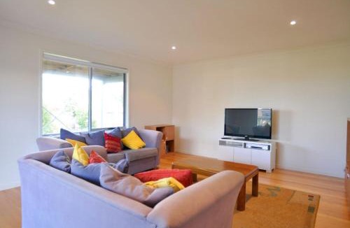 Inverloch House | Chiaro Villa - Surf Side