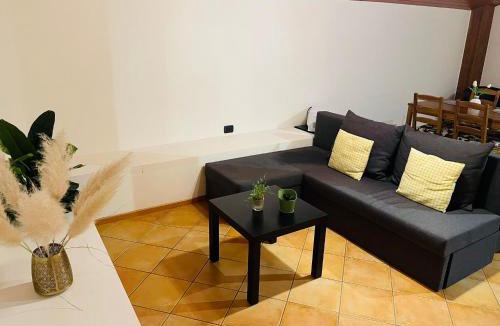Pedrinate Apartment | Chiasso Suisse Apartament - RentuGoo Travel