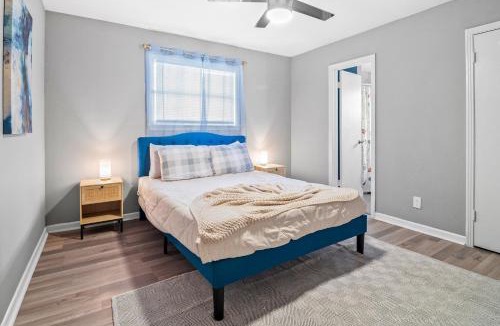 Hyde Park Apartment | Chic 1 BDR on Westheimer - 92 Walk Score - Free Parking - Free Wifi