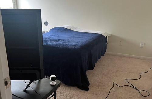 George Bush Park/Eldridge Apartment | Chic 1-BDRM Apt. with fitness RM and AC in vibrant Area-Pool community- Parking.