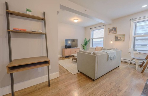 Theatre District Apartment | Chic 1 Bed Apartment! | Steps from Boston Common!