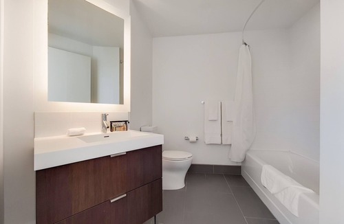 Chinatown Apartment | Chic 1 bed in Financial District