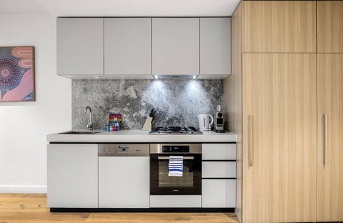 Southbank Apartment | Chic 1-Bed South Melbourne Unit with Pool & Gym