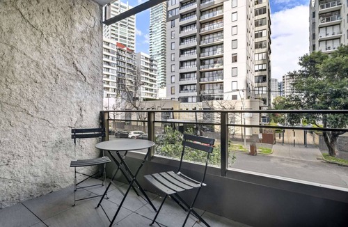 Southbank Apartment | Chic 1-Bed South Melbourne Unit with Pool & Gym