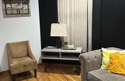 Douglas Apartment | Chic 1-bedroom apartment,15mims from downtown