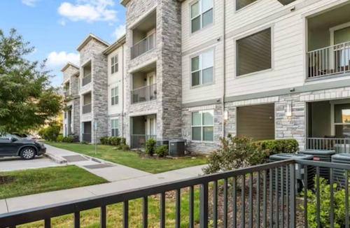 George Bush Park/Eldridge Apartment | Chic 1-bedroom apartment in fantastic Houston with fitness room and pool.