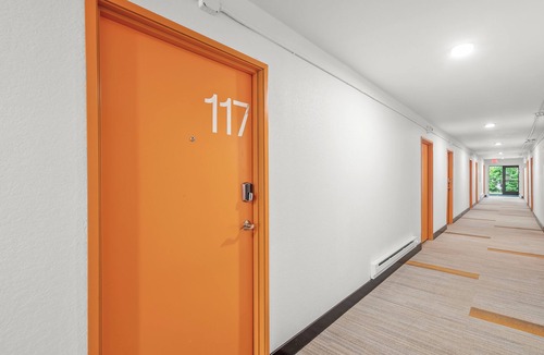 Cedar Falls Apartment | Chic 1-bedroom Micro Studio Apartment