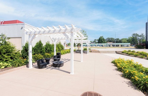 Cedar Falls Apartment | Chic 1-bedroom Micro Studio Apartment