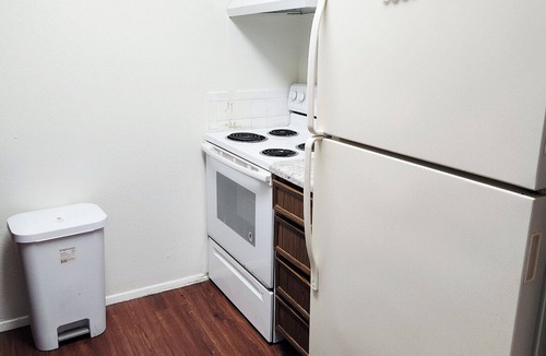 Overland Apartment | Chic 1-Bedroom near airport. Proceeds to STLCC Engineering Program Students