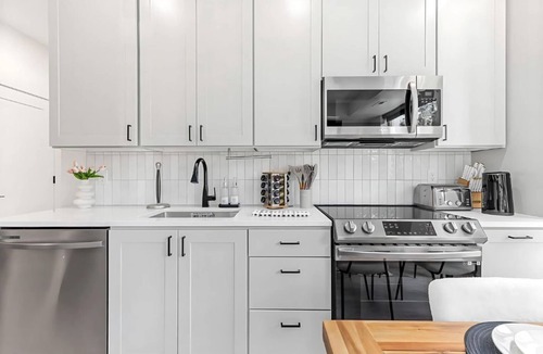 Kingfield Apartment | Chic 1-Bedroom Urban Retreat with WiFi and Fitness Center in Vibrant Kingfield