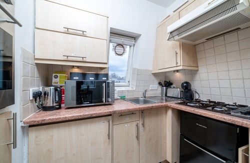 Courtfield Apartment | Chic 1BR Flat | Bright Kensington Escape