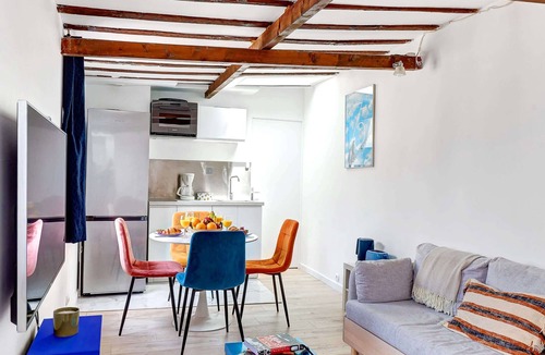 Bonne-Nouvelle Apartment | Chic 1BR Flat for 4 in Vibrant Montorgueil Area