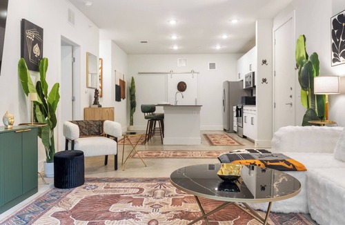 Austin Apartment | Chic 1BR Getaway with Pool + Private Patio