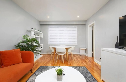 Cote-Des-Neiges—Notre-Dame-De-Grace Apartment | Chic 1BR Haven – Stylish & Cozy in MTL