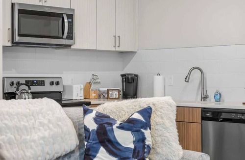 The Gulch Apartment | Chic 1BR | Steps from The Gulch & Broadway