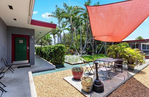 Downtown Hollywood Apartment | Chic 1BR Studio – Pets Welcome, Garden and BBQ