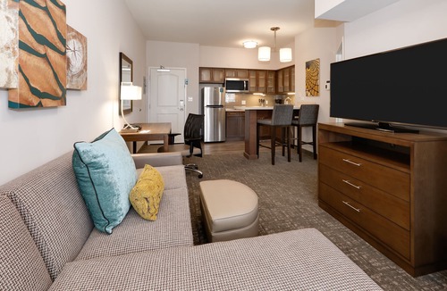 Central Oklahoma City Apartment | Chic 1BR Suite w/Kitchen | Pool + Daily Breakfast