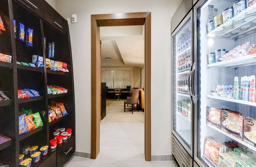 Central Oklahoma City Apartment | Chic 1BR Suite w/Kitchen | Pool + Daily Breakfast