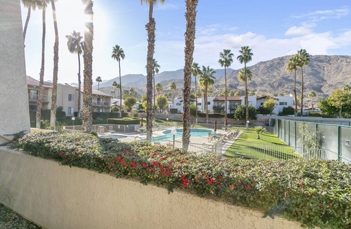 Canyon Corridor Condo | Chic 2/2 Ground Level Condo in South PS