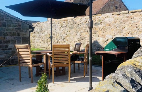 Winkhill House | Chic 2 Bed Barn Polar Bears Chatsworth