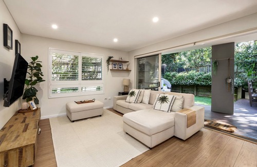 Dee Why Apartment | Chic 2-Bed Dee Why Haven with Backyard & BBQ